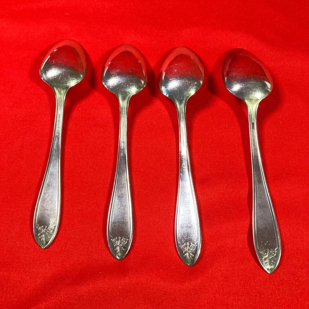4 - Vtg Wm Rogers & Son Triumph Dessert or Soup Spoons 7.25